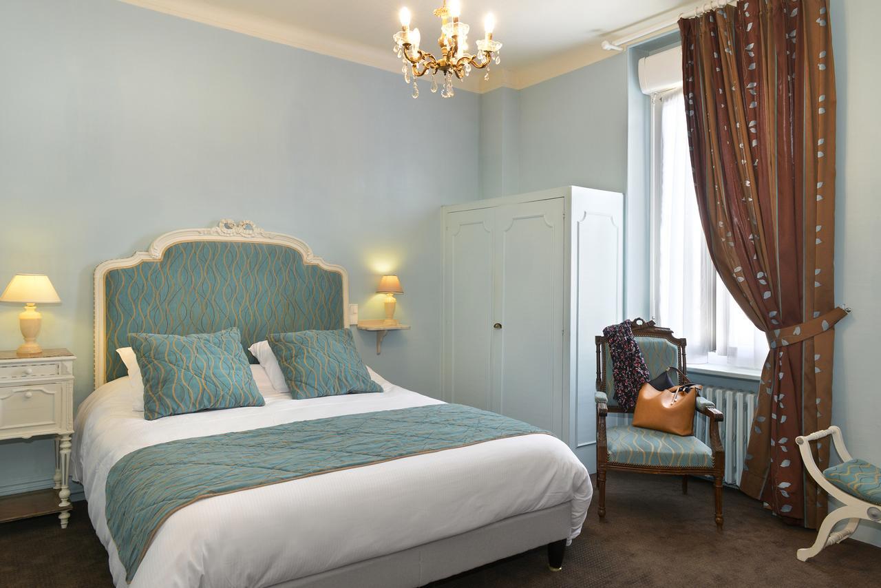 Logis Hotels Restaurant Le Dauphin ซาลบรีส์ ภายนอก รูปภาพ