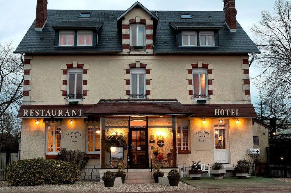 Logis Hotels Restaurant Le Dauphin ซาลบรีส์ ภายนอก รูปภาพ